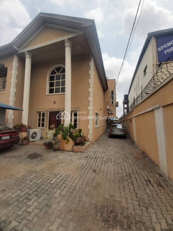 For Rent Room And Parlor Self Contain, GRA, Ogudu, Lagos 1 Beds, 1