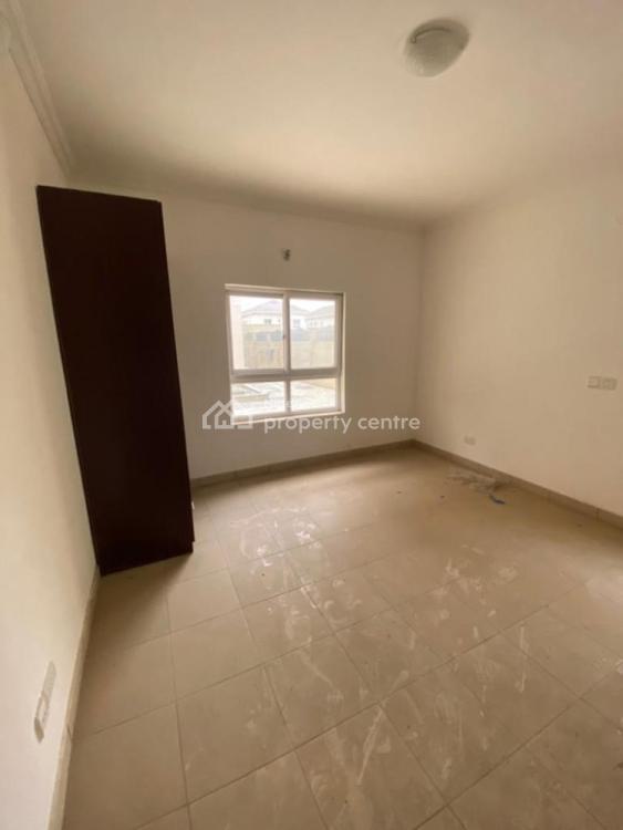 For Rent 3 Bedroom Flat;, Cadogan, Chevron., Lekki, Lagos 3 Beds, 3