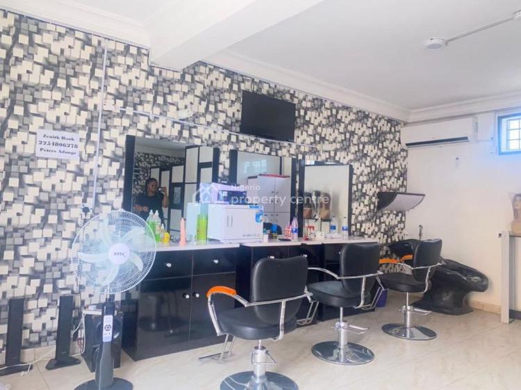 For Sale A Luxury Beauty Parlour, Ogombo, Ajah, Lagos 2 Beds