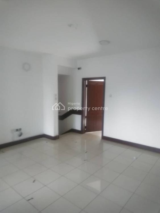 For Rent 3 Bedrooms Terraced House On 3 Floors With 1 Room Servant