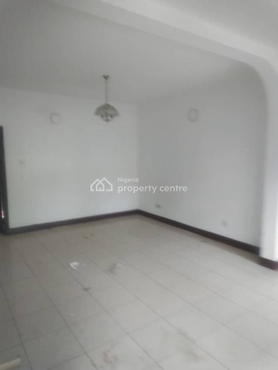 For Rent 3 Bedrooms Terraced House On 3 Floors With 1 Room Servant