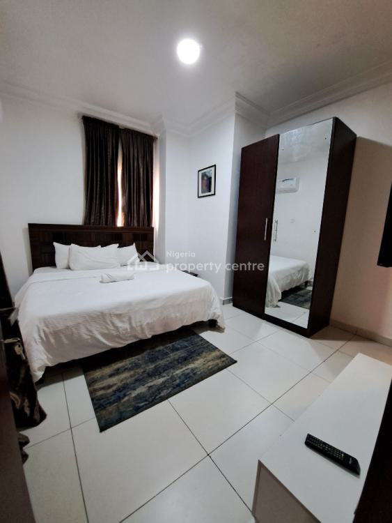Luxury and Spacious 2 Bedrooms Flat, Lekki Phase 1, Lekki, Lagos, Flat / Apartment Short Let