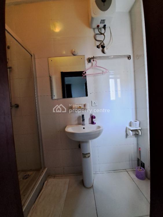 Luxury and Spacious 2 Bedrooms Flat, Lekki Phase 1, Lekki, Lagos, Flat / Apartment Short Let