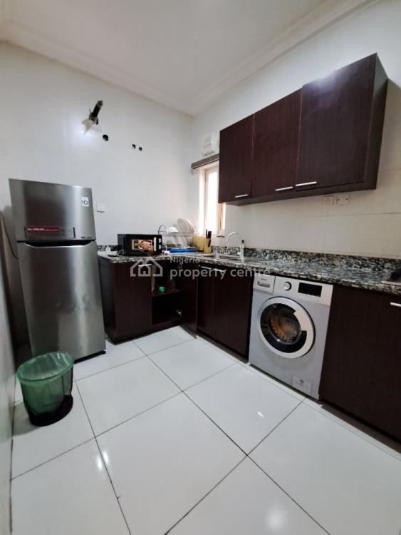 Luxury and Spacious 2 Bedrooms Flat, Lekki Phase 1, Lekki, Lagos, Flat / Apartment Short Let