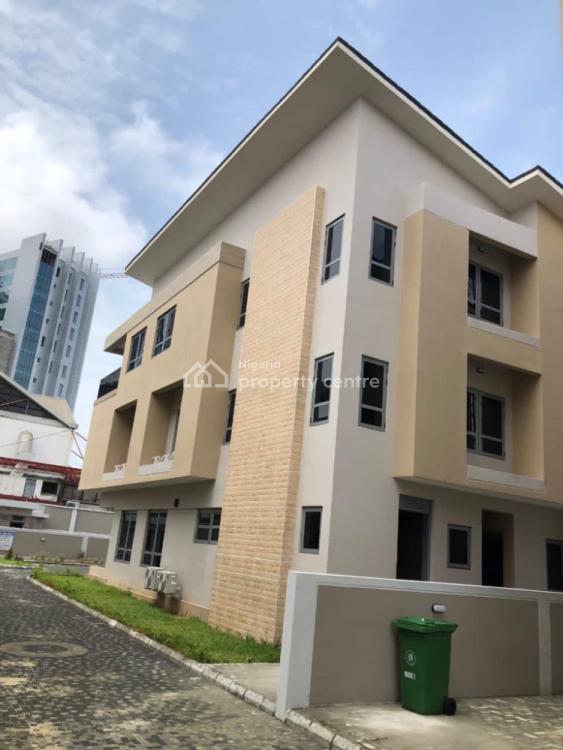 For Sale 4 Bedroom Luxury Fully Detached House With 1 Bq, Victoria