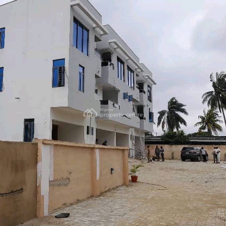 For Sale 4bedroom Terrace House, Adeniyi Jones, Ikeja, Lagos 4 Beds