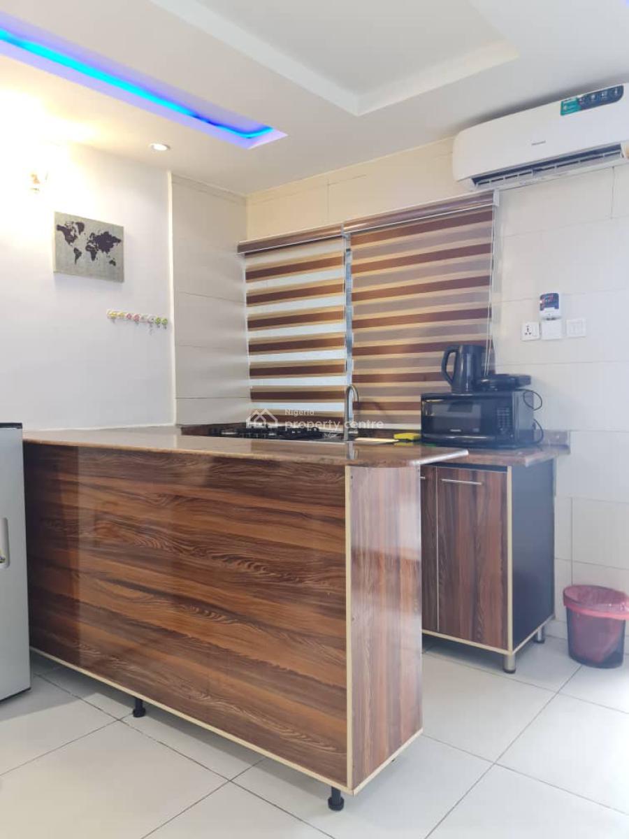 Luxurious One Bedroom Penthouse with City View, 1, Oremeta Street, Oregun, Ikeja, Lagos, Mini Flat (room and Parlour) Short Let