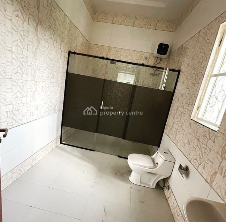 For Sale 9 Bedroom Mansion, Maitama District, Abuja 9 Beds, 9 Baths