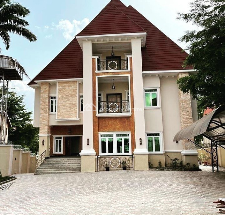 For Sale 9 Bedroom Mansion, Maitama District, Abuja 9 Beds, 9 Baths