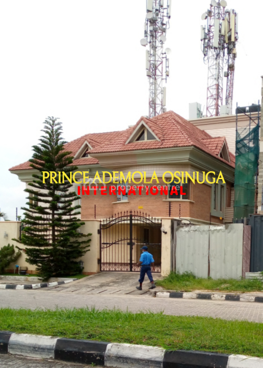 For Rent Penthouse 2 Bedroom Apartment, Banana Island Estate, Banana