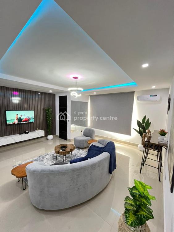 Luxurious One Bedroom Apartment with Gym and Swimming Pool, Taiye Olowu Street, Lekki Phase 1, Lekki, Lagos, Flat / Apartment Short Let