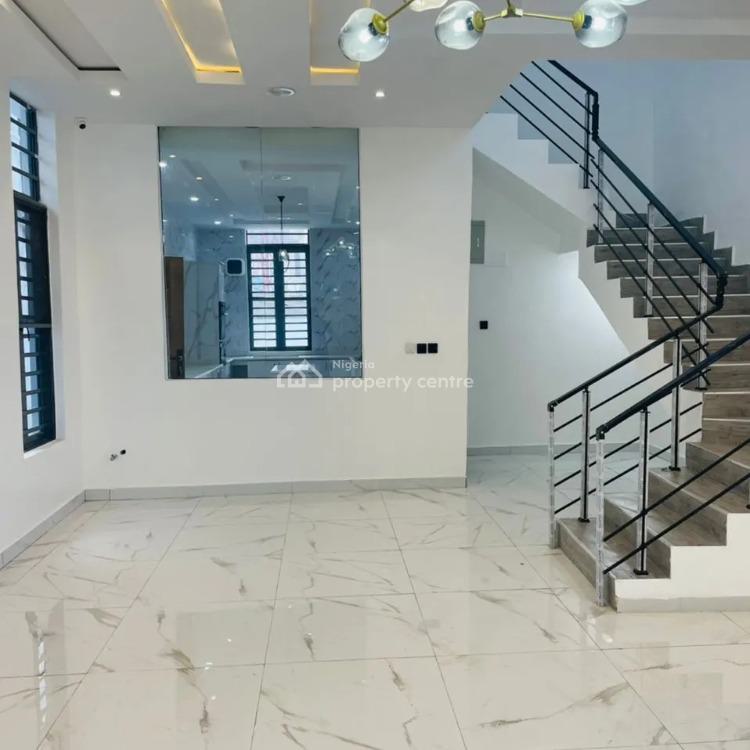 For Sale Luxury 5 Bedrooms House Plus Pent House, Swimming Pool