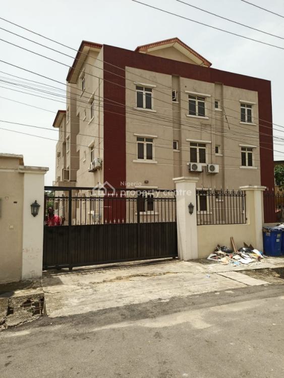 For Sale A Neat 3 Bedroom Flat, Off Allen, Allen, Ikeja, Lagos 3 Beds, 3 Baths (Ref 1456857)