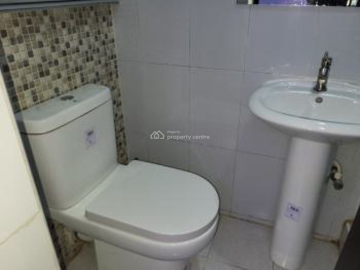 Beautiful 3 Bedrooms Apartment, Gra Phase 2, Magodo, Lagos, Flat / Apartment Short Let