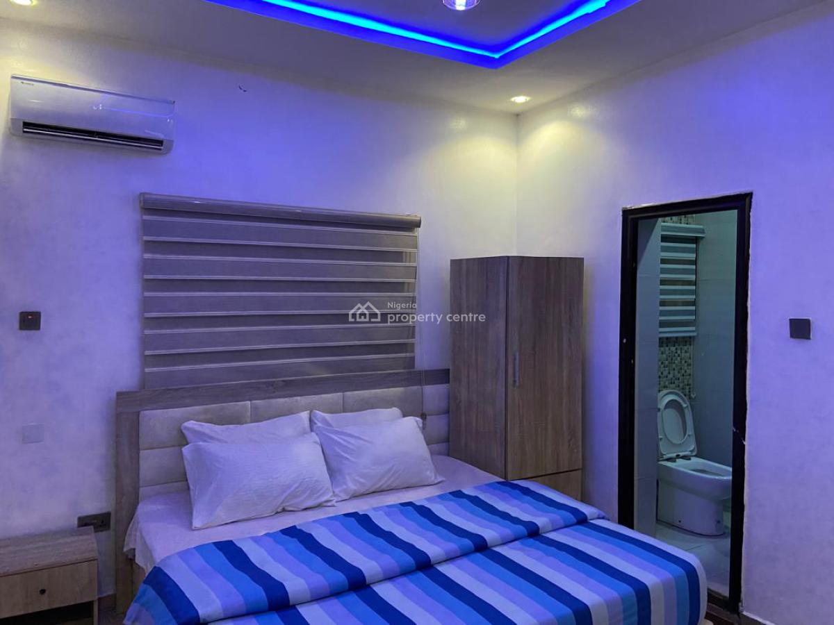 Beautiful 3 Bedrooms Apartment, Gra Phase 2, Magodo, Lagos, Flat / Apartment Short Let