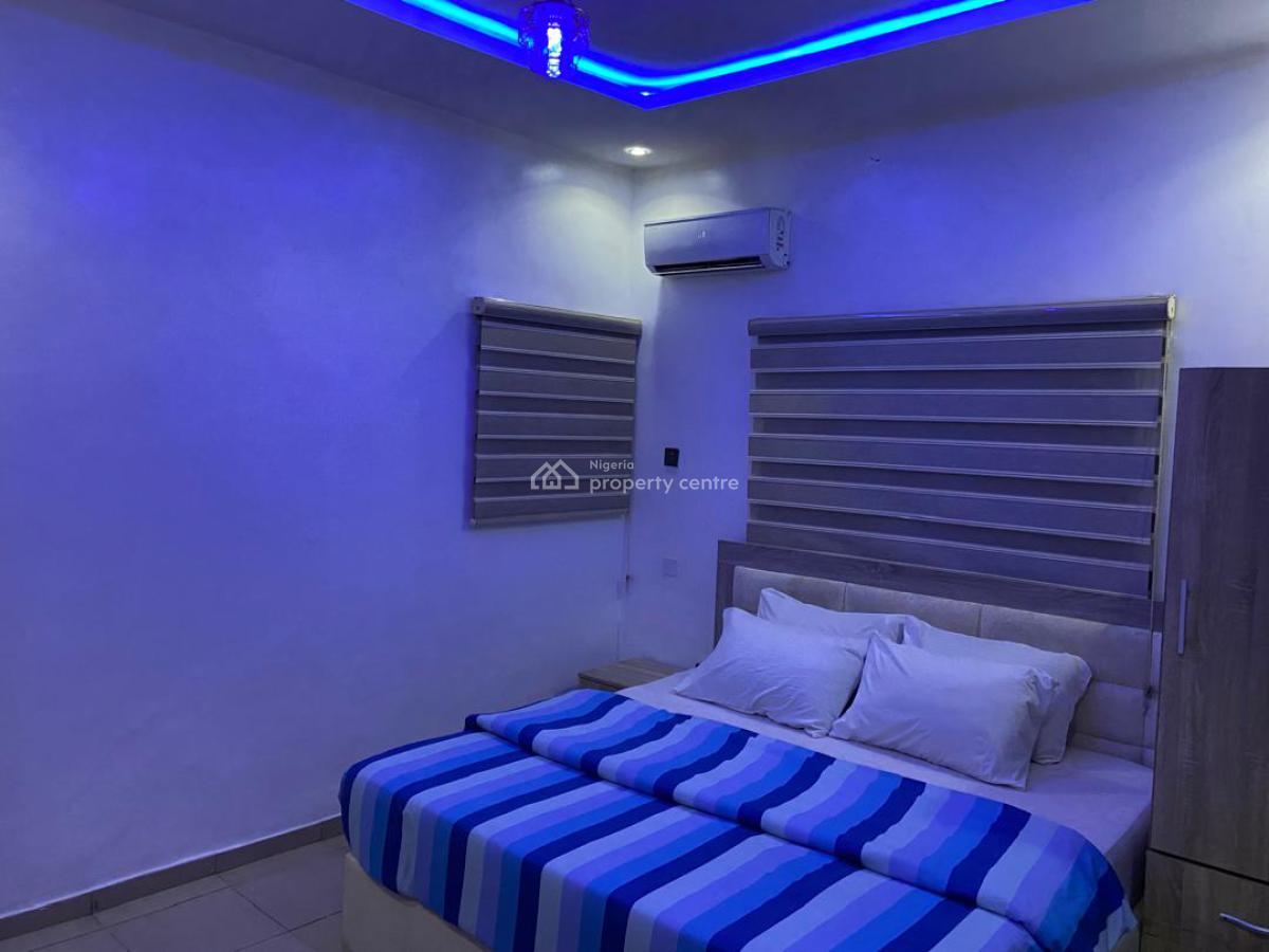 Beautiful 3 Bedrooms Apartment, Gra Phase 2, Magodo, Lagos, Flat / Apartment Short Let