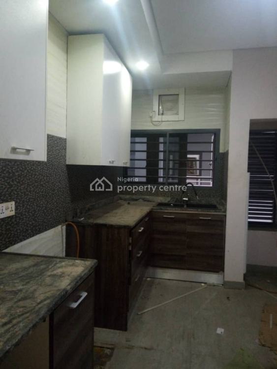 Lovely 3 Bedroom Flat Inside an Estate, Anthony, Maryland, Lagos, Flat / Apartment for Rent