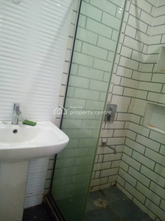 Lovely 3 Bedroom Flat Inside an Estate, Anthony, Maryland, Lagos, Flat / Apartment for Rent