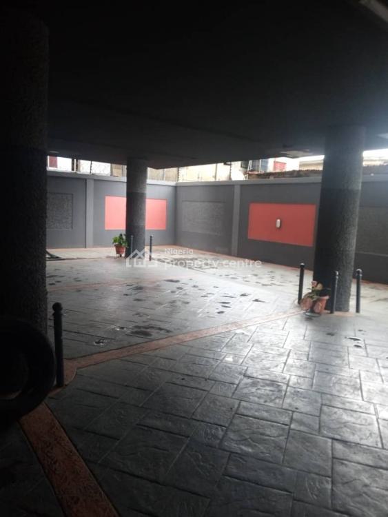 Lovely 3 Bedroom Flat Inside an Estate, Anthony, Maryland, Lagos, Flat / Apartment for Rent