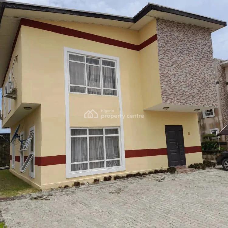 For Sale 4 Bedrooms Detached Duplex, Monastery Road Sangotedo, Ajah, Lagos 4 Beds, 4 Baths
