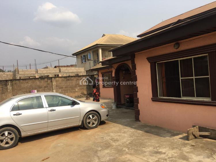 For Sale 3 Bedroom Bungalow, Magboro, Ogun 3 Beds, 1 Baths Nigeria
