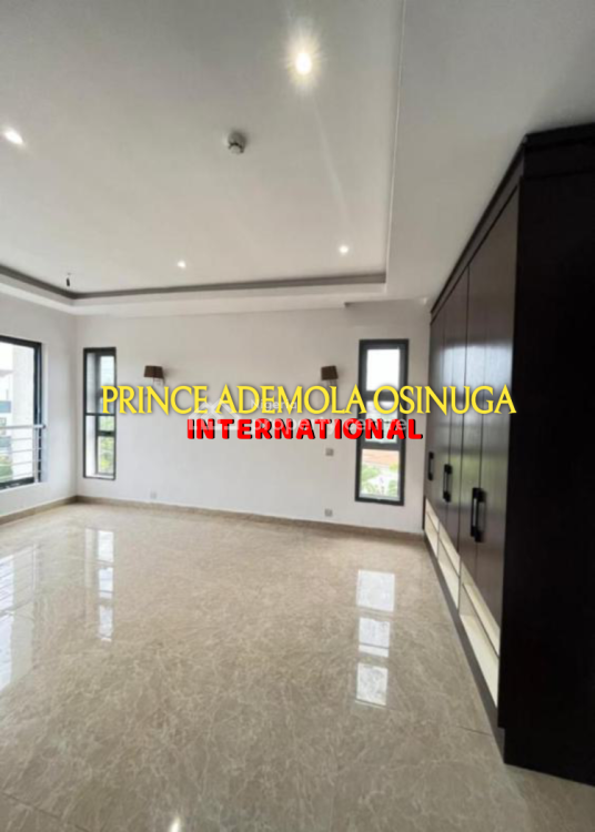 For Rent Luxury On 2 Floors + Bq + Gym + Pool, Banana