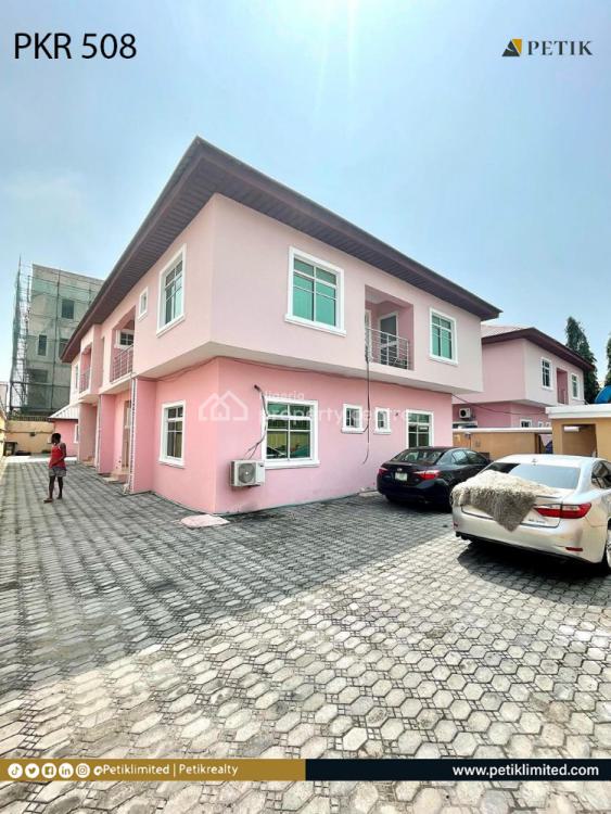 For Rent 2 Bedroom Apartment, Lekki Phase 1, Lekki, Lagos 2 Beds, 3