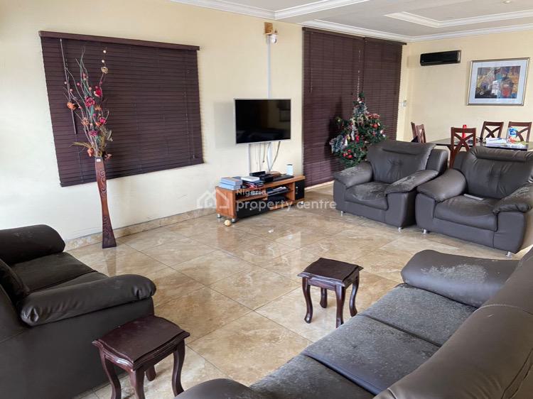 For Sale A Detached 4 Bedroom House With A Room Bq, Golf Estate Off