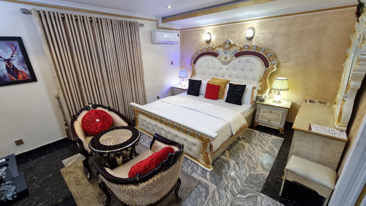 Golden Presidential Suite ( Room 8), 22, Sule Abuka Street, Opebi, Ikeja, Lagos, Flat / Apartment Short Let