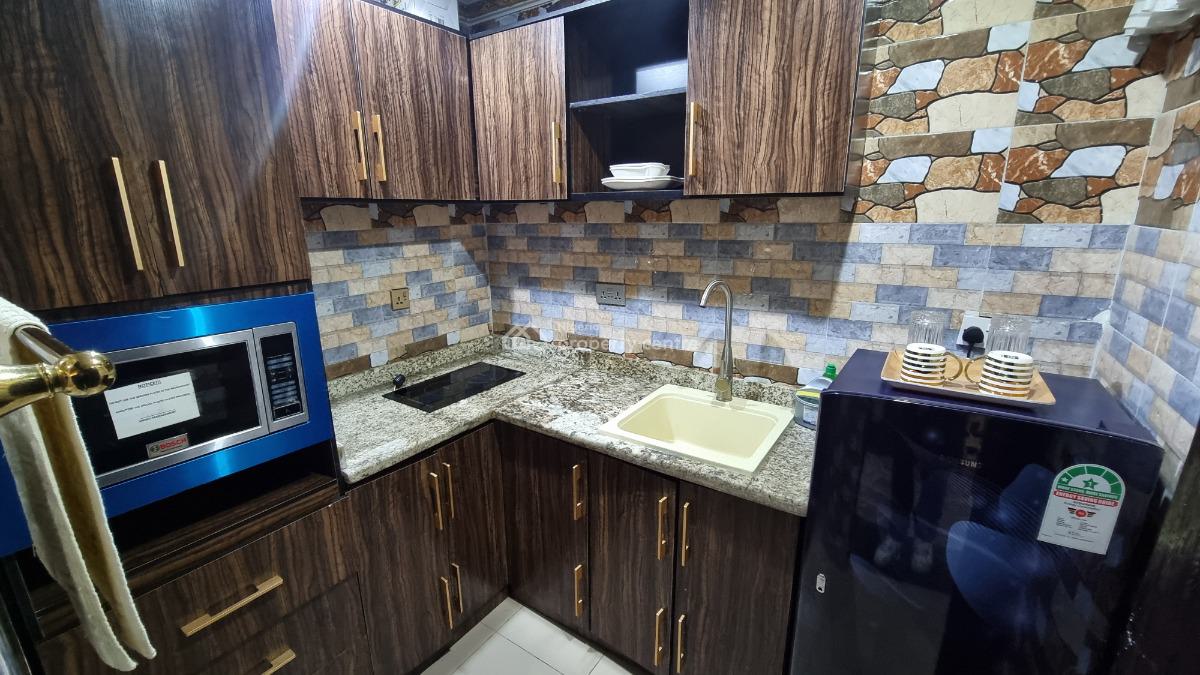 Golden Presidential Suite ( Room 8), 22, Sule Abuka Street, Opebi, Ikeja, Lagos, Flat / Apartment Short Let
