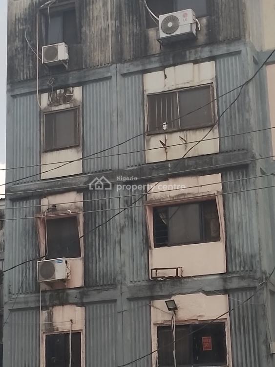 For Rent 3 Bedroom Flat, Dolphin Estate, Ikoyi, Lagos 3 Beds, 2