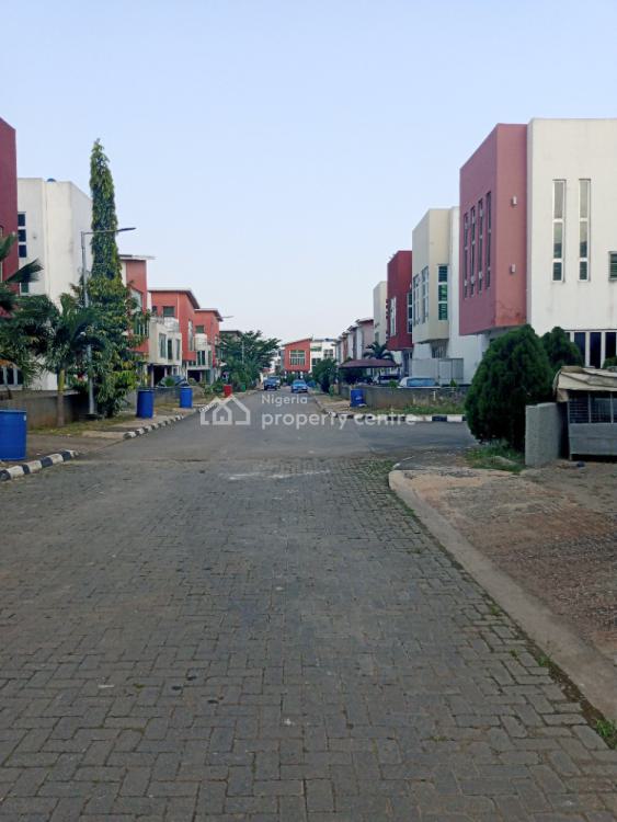 For Sale Luxury 3 Bedroom Terrace Duplex, City View Estate , Warewa