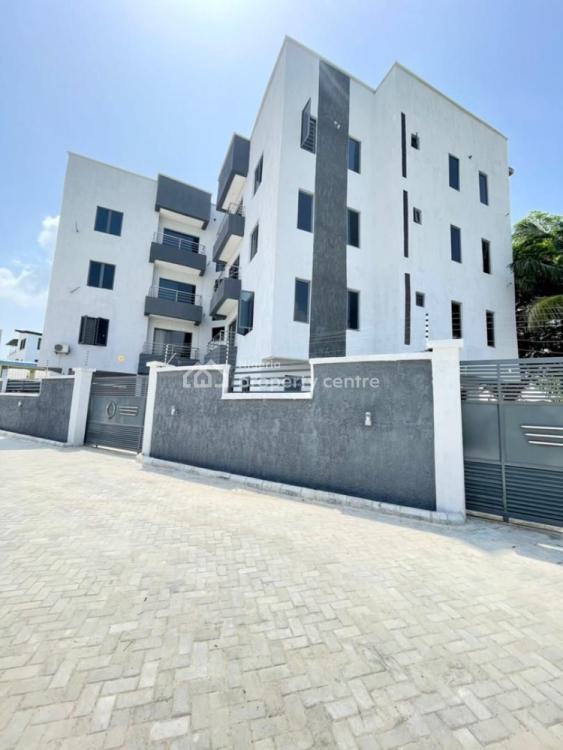 For Sale 3 Bedroom Flat, Lekki Phase 1, Lekki, Lagos 3 Beds