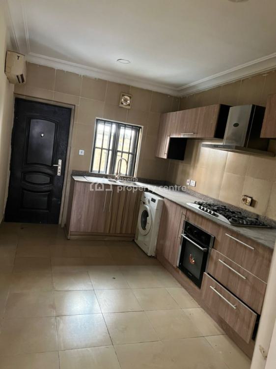 For Rent Single Room Selfcon With Balcony & 24hrs Light / Ac