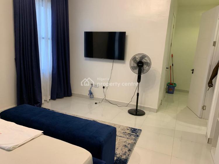 Luxury 3 Bedroom Apartment, Ologolo, Lekki, Lagos, Flat / Apartment Short Let