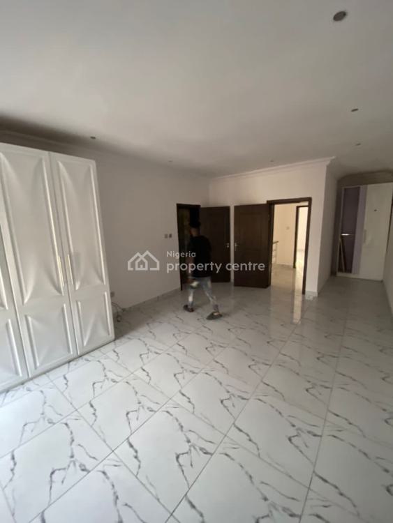 For Rent A Room Shared Apartment, Chevron, Lekki, Lagos 1 Baths