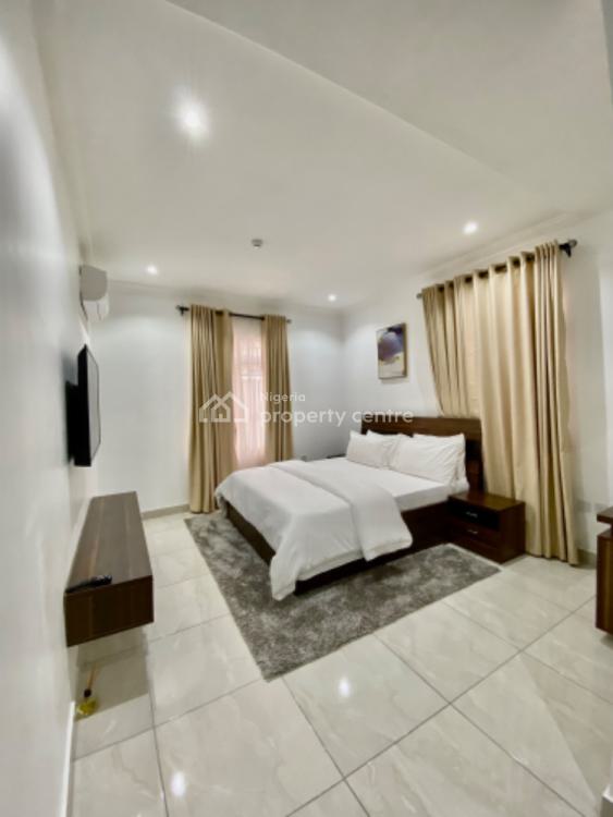 Fully Furnished 3 Luxury 3 Bedrooms Apartment, Lekki Phase 1, Lekki, Lagos, Flat / Apartment Short Let