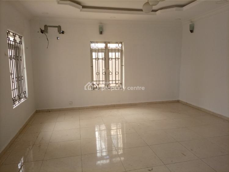 For Rent Massive Studio Apartment ( A Room Self Contain), Greenville