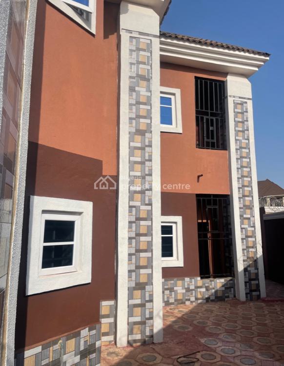 For Rent Self Contained, Normalinda Extension, Enugu, Enugu 1 Baths