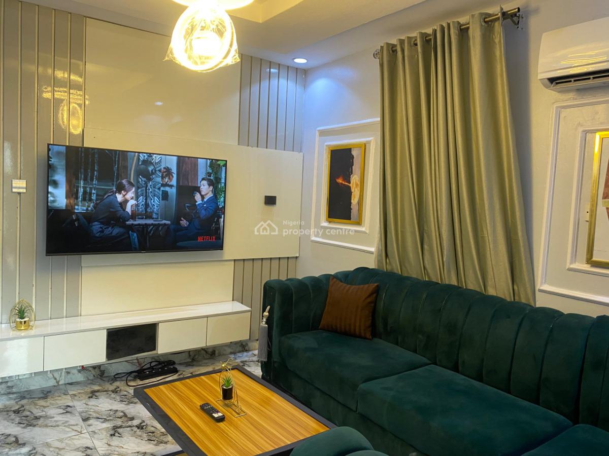 Live By The Water, 2 Bedrooms Apartment, 24 Hours Power + Fast Wi-fi, Lakeview Estate Phase 2, Amuwo Odofin, Lagos, Flat / Apartment Short Let
