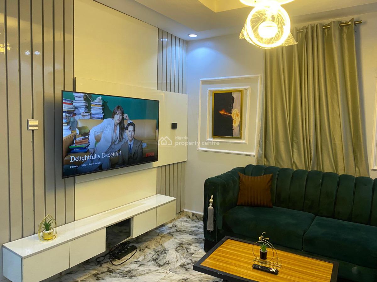 Live By The Water, 2 Bedrooms Apartment, 24 Hours Power + Fast Wi-fi, Lakeview Estate Phase 2, Amuwo Odofin, Lagos, Flat / Apartment Short Let