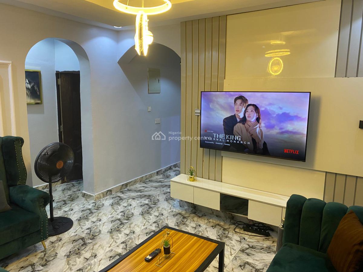 Live By The Water, 2 Bedrooms Apartment, 24 Hours Power + Fast Wi-fi, Lakeview Estate Phase 2, Amuwo Odofin, Lagos, Flat / Apartment Short Let