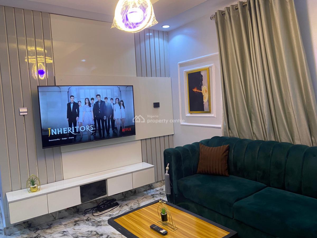 Live By The Water, 2 Bedrooms Apartment, 24 Hours Power + Fast Wi-fi, Lakeview Estate Phase 2, Amuwo Odofin, Lagos, Flat / Apartment Short Let