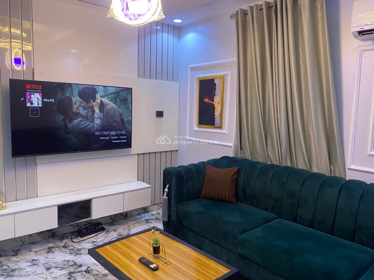 Live By The Water, 2 Bedrooms Apartment, 24 Hours Power + Fast Wi-fi, Lakeview Estate Phase 2, Amuwo Odofin, Lagos, Flat / Apartment Short Let
