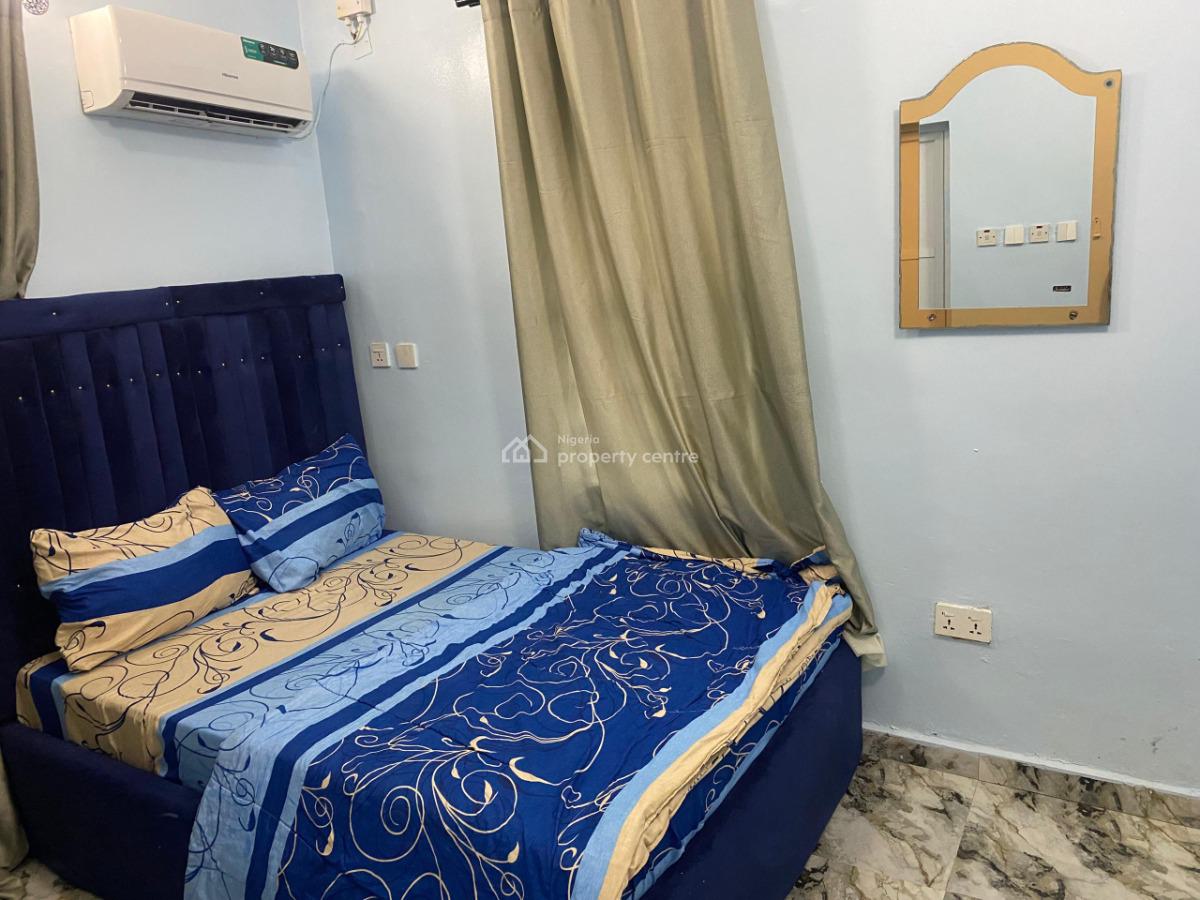 Live By The Water, 2 Bedrooms Apartment, 24 Hours Power + Fast Wi-fi, Lakeview Estate Phase 2, Amuwo Odofin, Lagos, Flat / Apartment Short Let
