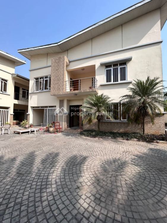 For Rent All 3 Units In The Compound' Are Vacant., Banana Island