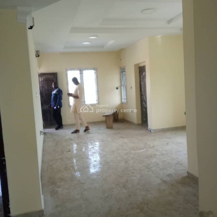For Rent 2 Bedroom Flat, Estate Phase 1, Ojodu, Lagos 2 Beds
