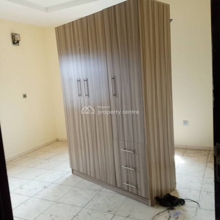 For Rent 2 Bedroom Flat, Estate Phase 1, Ojodu, Lagos 2 Beds