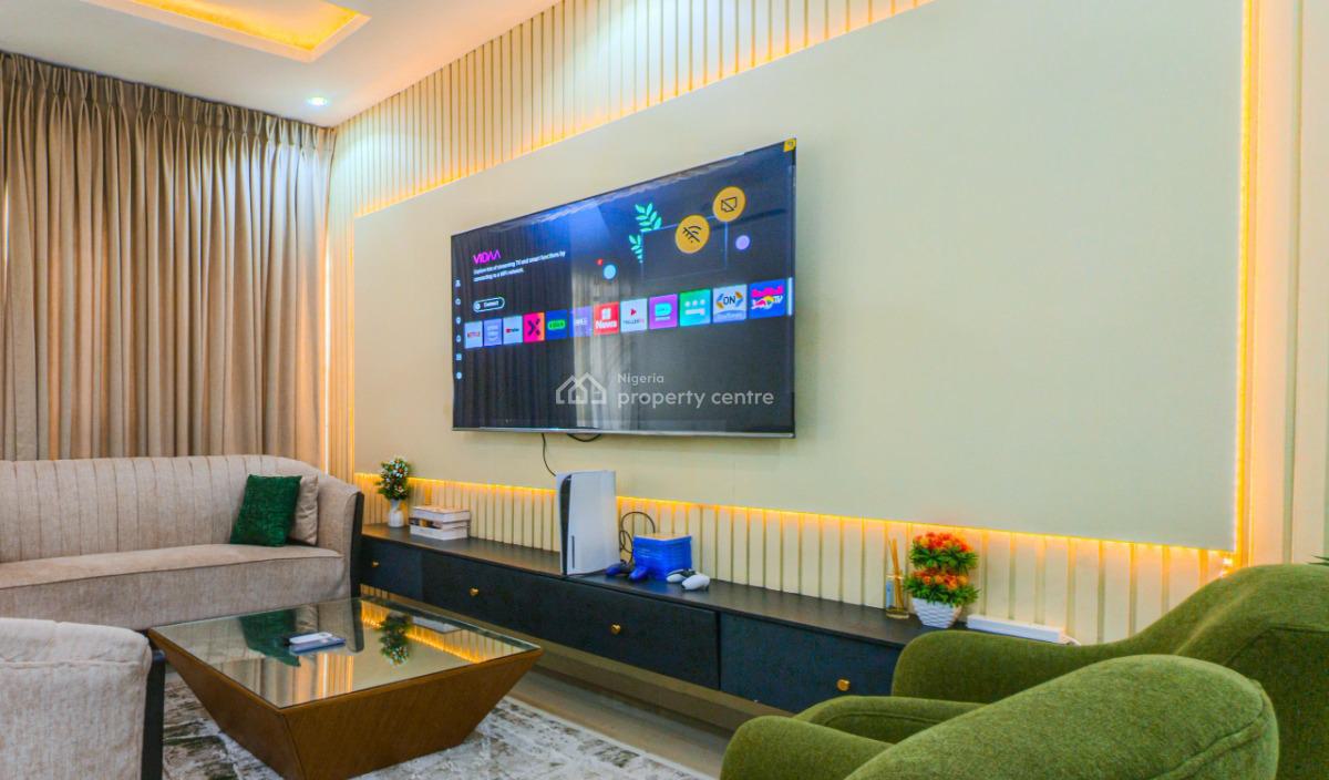 Three Bedrooms Apartment ( Parties Allowed), Off Freedom Way, Lekki Phase 1, Lekki, Lagos, Flat / Apartment Short Let