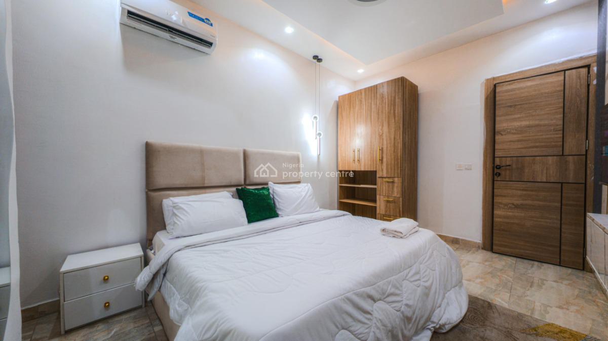 Three Bedrooms Apartment ( Parties Allowed), Off Freedom Way, Lekki Phase 1, Lekki, Lagos, Flat / Apartment Short Let
